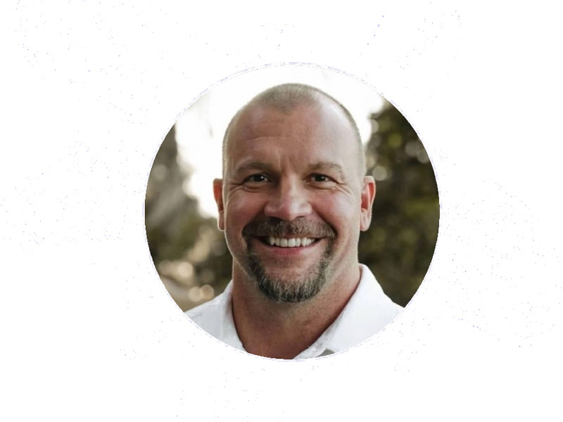 Elevating Industrial Engagement: Five Key Strategies for Effective Live Chat in Manufacturing